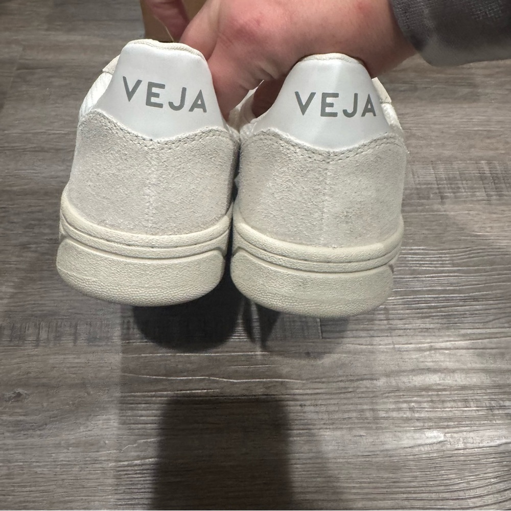 Veja V-10 B Mesh White Natural Low Top Sneakers - Picture 4 of 13